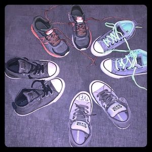 4 pairs Boys converse & new balance shoes size 13